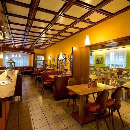 טראבן-טרארבאך Central-Hotel מראה חיצוני תמונה