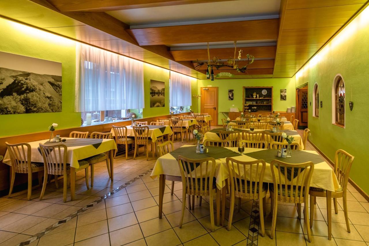 טראבן-טרארבאך Central-Hotel מראה חיצוני תמונה