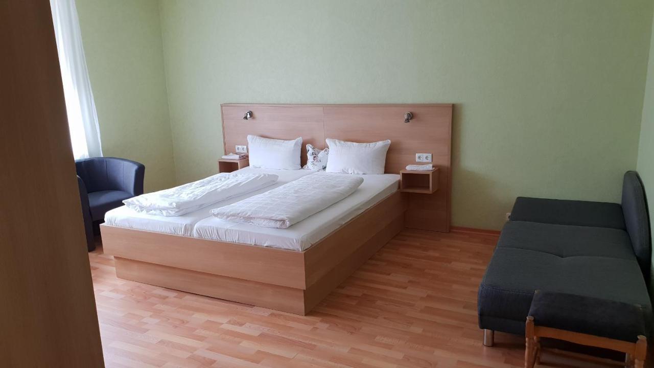 טראבן-טרארבאך Central-Hotel מראה חיצוני תמונה